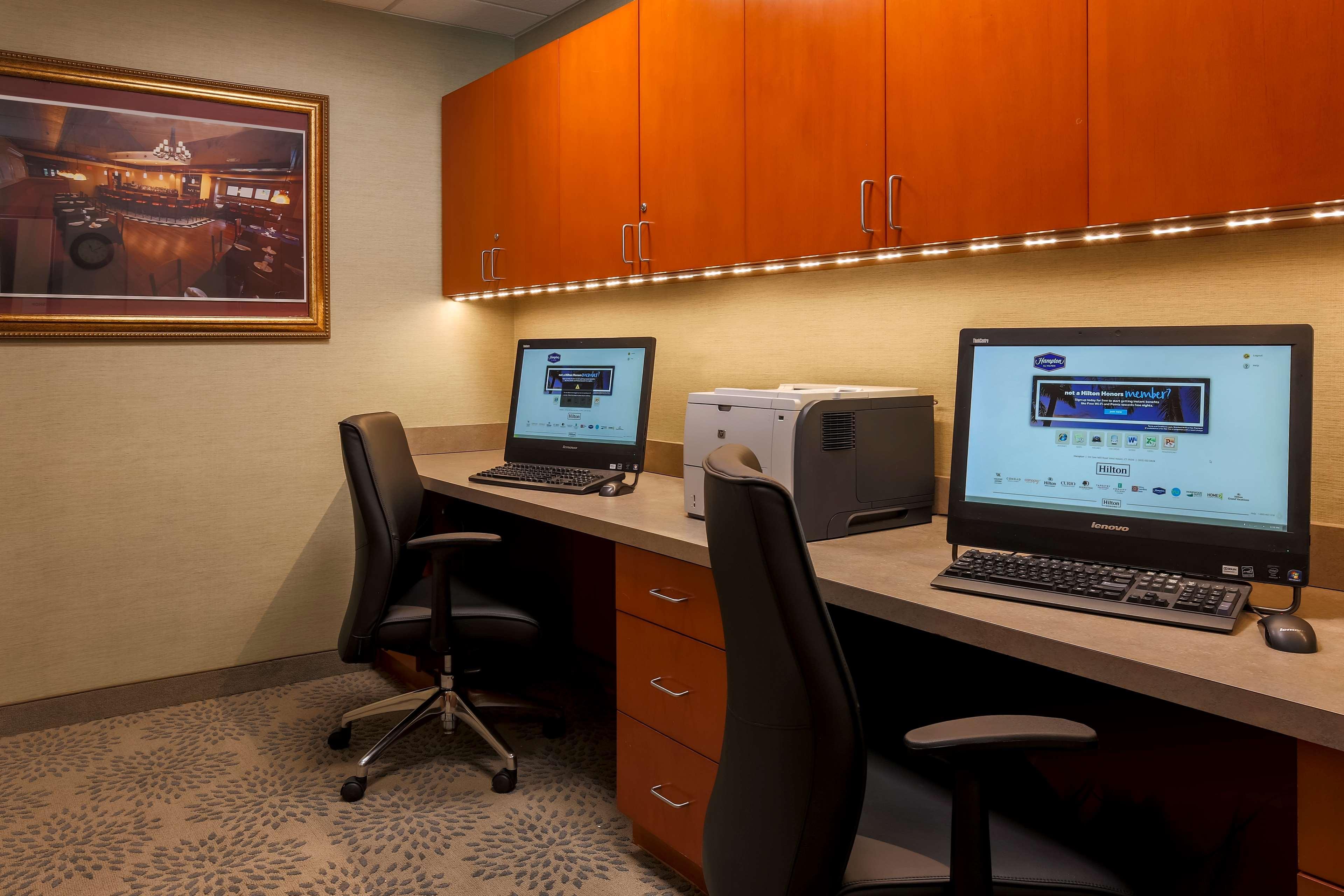 Hampton Inn&Suites West Haven Extérieur photo